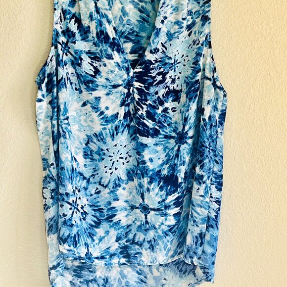 Tacera large ladies sleeveless blouse. Mixture of blues. - Picture 3 of 5